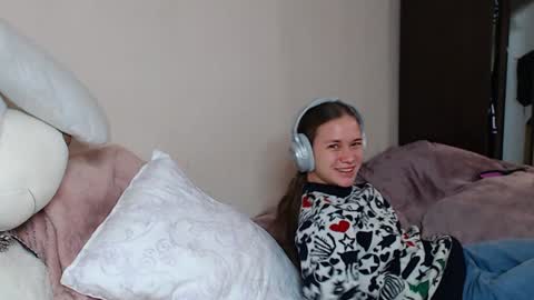 leila_bambi_ online show from December 6, 2024, 2:49 pm