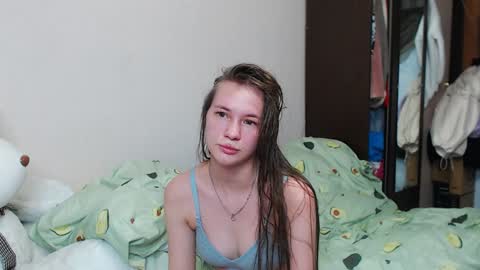 leila_bambi_ online show from January 19, 2025, 11:21 pm