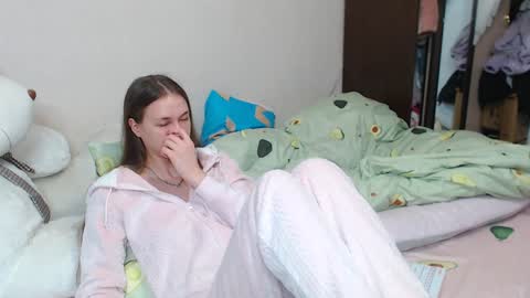 leila_bambi_ online show from January 22, 2025, 10:37 pm