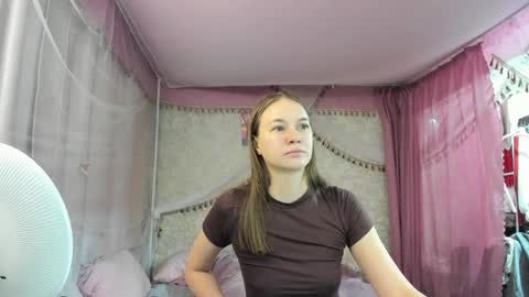 leila_bambi_ online show from April 1, 2026, 5:54 pm