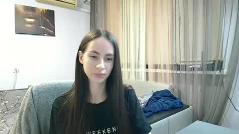 Leila online show from October 12, 2025, 4:39 pm