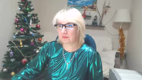 Leila Kinky online show from January 8, 2025, 9:10 am