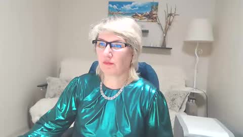 Leila Kinky online show from March 6, 2025, 6:52 am