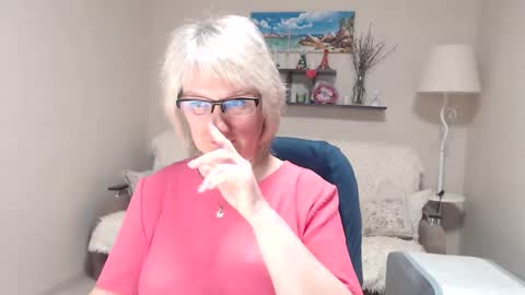 Leila Kinky online show from April 19, 2026, 5:18 am