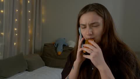 Lelia online show from March 6, 2026, 6:15 pm