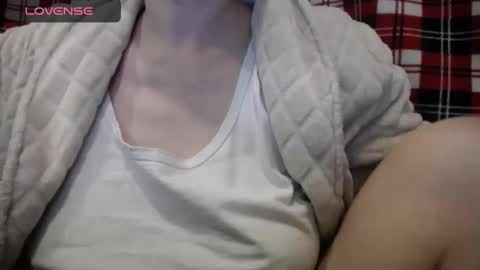 lenagolden online show from December 14, 2024, 7:51 am