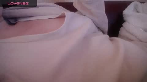 lenagolden online show from February 21, 2025, 2:06 pm