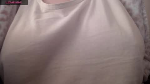 lenagolden online show from February 4, 2026, 10:43 am