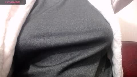 lenagolden online show from March 5, 2026, 2:24 pm