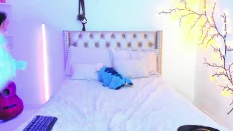 Lena  online show from April 7, 2026, 10:20 pm