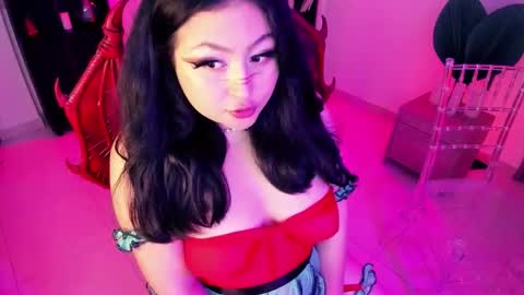 Lenna Kang online show from February 2, 2026, 11:03 pm