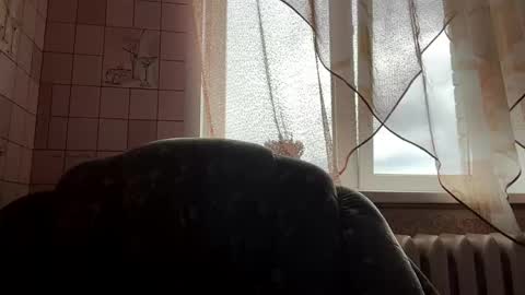 Hellomy name is Natalyits my first day here nice to meet you Give me 50 thumbs ups online show from May 28, 2026, 6:00 am