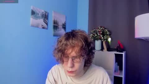 Leo online show from November 9, 2025, 2:59 pm