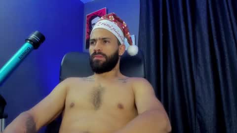 Leo  Diaz online show from December 10, 2024, 4:13 am