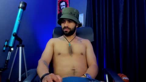 Leo  Diaz online show from February 8, 2025, 3:30 am