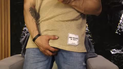 Leo  Diaz online show from January 11, 2026, 2:16 am