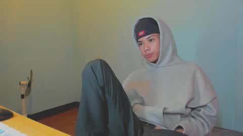 Leo online show from October 7, 2025, 3:42 pm