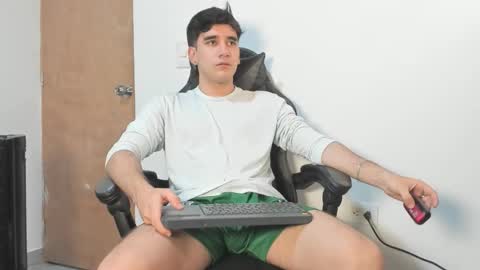 Leo Jones online show from December 23, 2025, 4:32 am