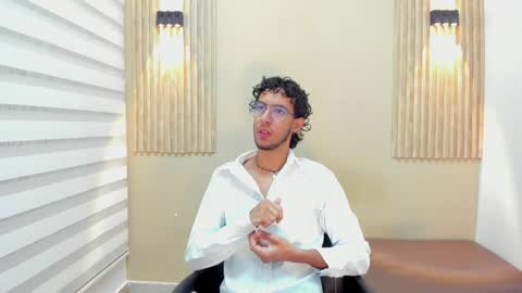 Snapshot of leo_sanz6 chatting on June 4, 2026, 12:22 pm LEO online show from June 4, 2026, 12:22 pm