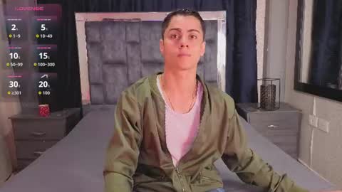 Snapshot of leomonnroe chatting on June 8, 2026, 5:46 pm leomonnroe online show from June 8, 2026, 5:46 pm