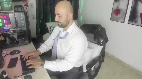 Leon online show from December 28, 2024, 10:13 pm