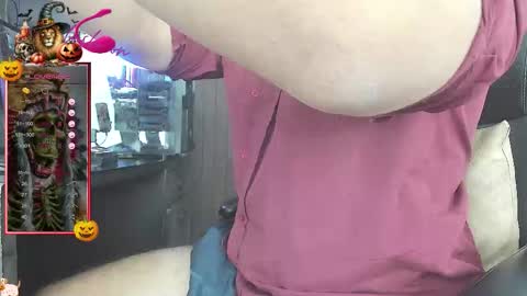 Leon online show from October 3, 2025, 4:37 pm