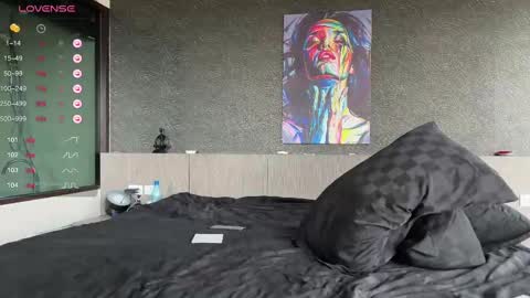 Snapshot of leon_lovefitness chatting on February 24, 2025, 1:24 am Leon online show from February 24, 2025, 1:24 am