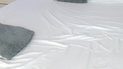 LUCY online show from December 20, 2025, 11:01 pm