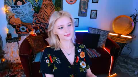 leonastone online show from September 13, 2025, 5:24 pm