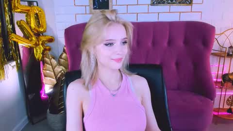 leonastone online show from October 17, 2025, 5:04 pm