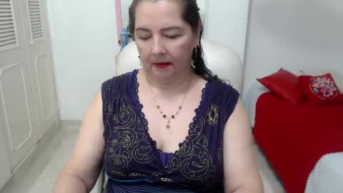 leonela   online show from June 5, 2026, 10:48 pm