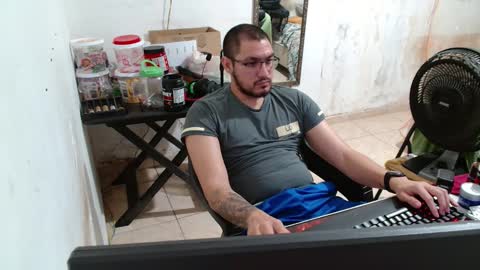 Snapshot of leonino231 chatting on October 10, 2025, 1:15 am leonino231 online show from October 10, 2025, 1:15 am