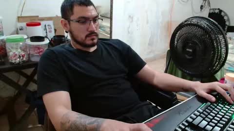 Snapshot of leonino231 chatting on November 22, 2025, 4:06 pm leonino231 online show from November 22, 2025, 4:06 pm