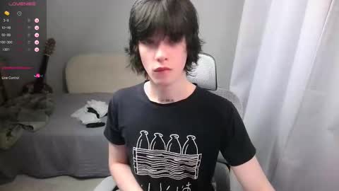 Snapshot of leonkissboy chatting on March 1, 2026, 5:59 pm leonkissboy online show from March 1, 2026, 5:59 pm