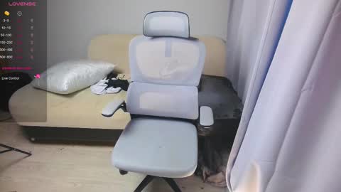 leonkissboy online show from March 12, 2026, 12:22 pm