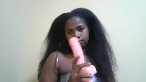 leonnetta online show from April 25, 2026, 8:39 pm