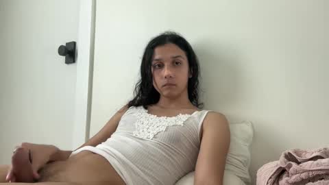 leonthetwink24 online show from April 5, 2026, 7:55 pm