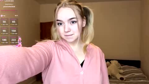 Snapshot of leotafredericks chatting on January 16, 2026, 5:22 am Hello everyone Im Lora Its my first day Were going to have fun together online show from January 16, 2026, 5:22 am
