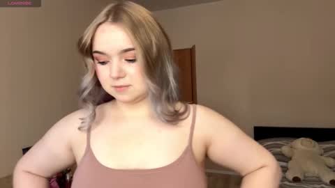 Snapshot of leotafredericks chatting on February 4, 2026, 6:08 am Hello everyone Im Lora Its my first day Were going to have fun together online show from February 4, 2026, 6:08 am