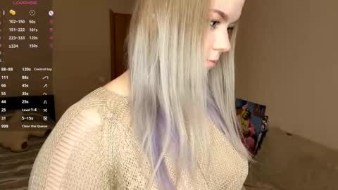 Snapshot of leotafredericks chatting on February 8, 2026, 7:06 pm Hello everyone Im Lora Its my first day Were going to have fun together online show from February 8, 2026, 7:06 pm