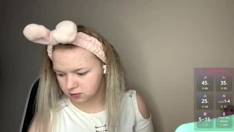 Snapshot of leotafredericks chatting on February 23, 2026, 5:05 am Hello everyone Im Lora Its my first day Were going to have fun together online show from February 23, 2026, 5:05 am