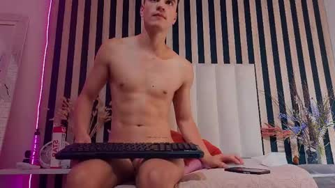 leotease online show from May 15, 2026, 10:50 pm