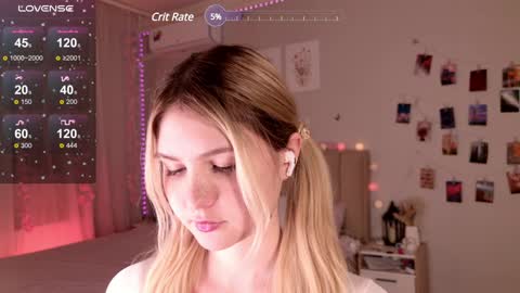 Snapshot of lerakit chatting on December 4, 2024, 2:37 pm Nicole Moore online show from December 4, 2024, 2:37 pm