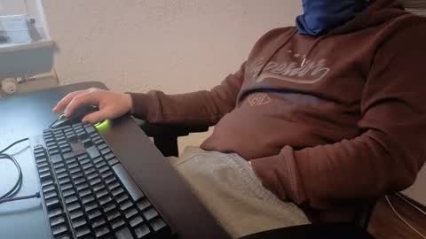 Leroy online show from November 20, 2025, 8:25 am