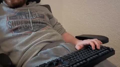 Leroy online show from November 25, 2025, 11:10 am