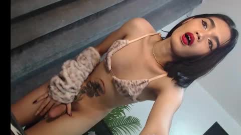 Snapshot of lesi_trisha chatting on March 1, 2025, 5:42 am Trisha18 online show from March 1, 2025, 5:42 am