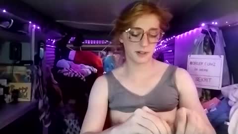 Snapshot of lesleygumgrass chatting on March 1, 2025, 11:58 pm LesleyGumGrass- The Boring Trans girl online show from March 1, 2025, 11:58 pm