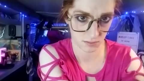 Snapshot of lesleygumgrass chatting on March 4, 2025, 7:11 pm LesleyGumGrass- The Boring Trans girl online show from March 4, 2025, 7:11 pm