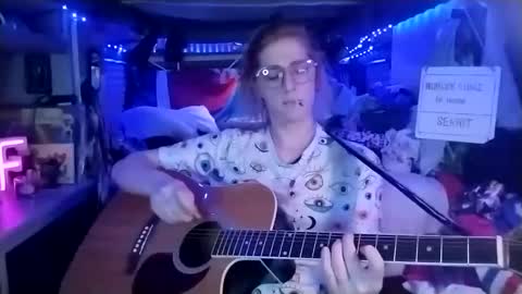 Snapshot of lesleygumgrass chatting on March 5, 2025, 11:38 pm LesleyGumGrass- The Boring Trans girl online show from March 5, 2025, 11:38 pm