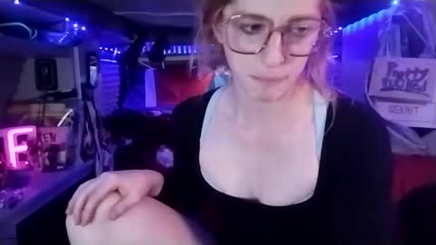 Snapshot of lesleygumgrass chatting on March 11, 2025, 3:26 am LesleyGumGrass- The Boring Trans girl online show from March 11, 2025, 3:26 am